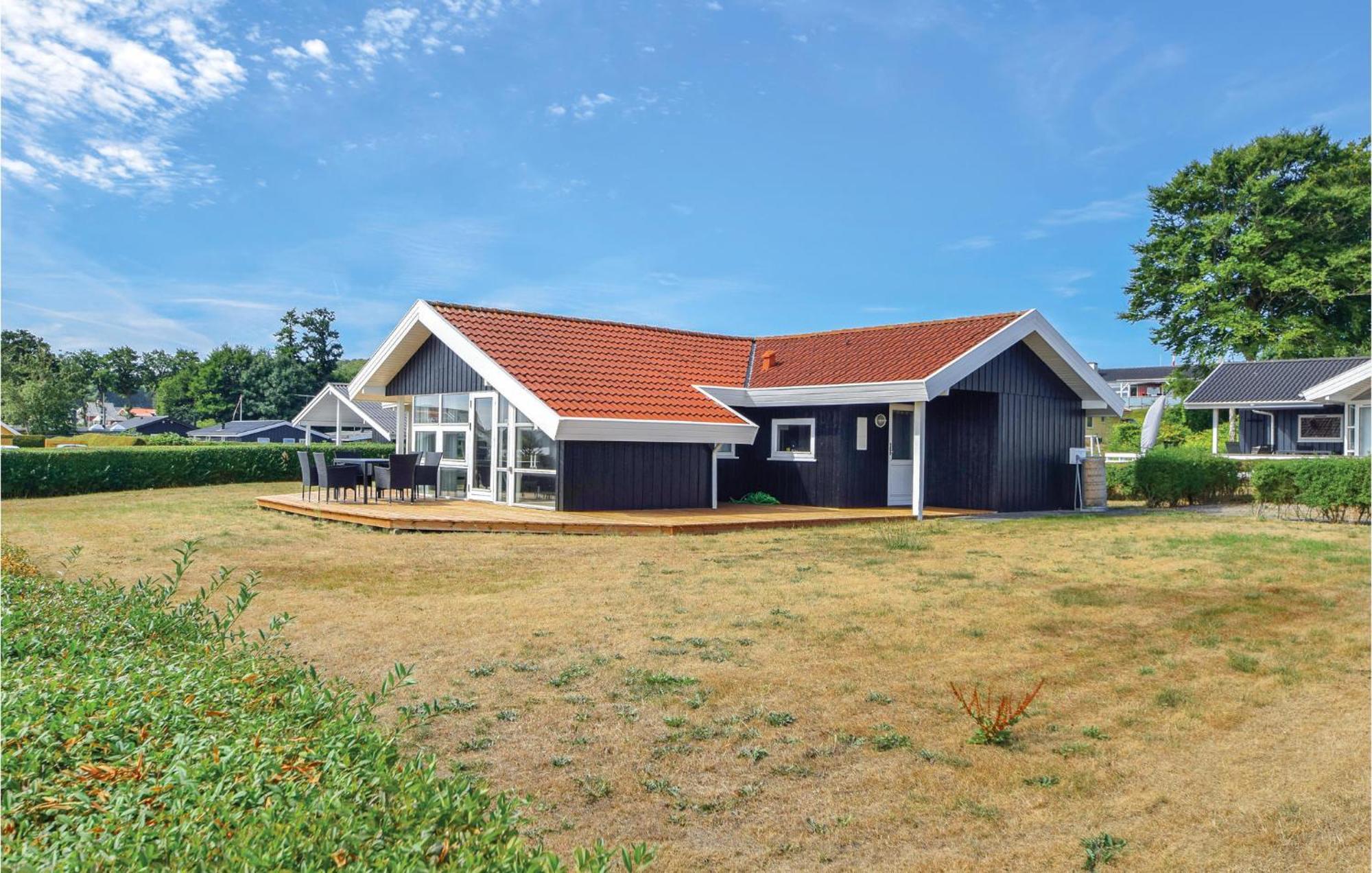 Amazing Home In Bjert With Wifi Binderup Strand Exterior photo